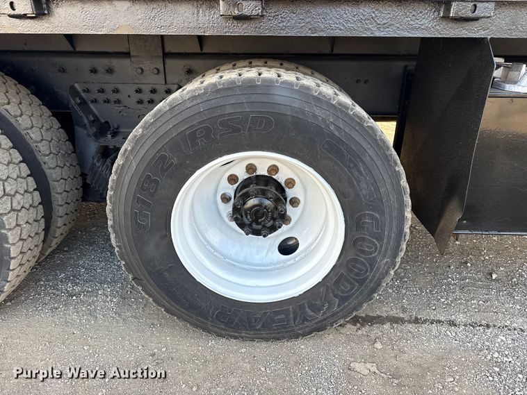 image for item EG1844 2011 International 7500 crane truck