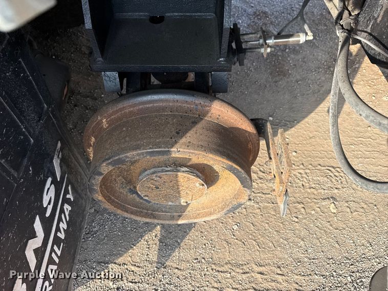 image for item EG1844 2011 International 7500 crane truck