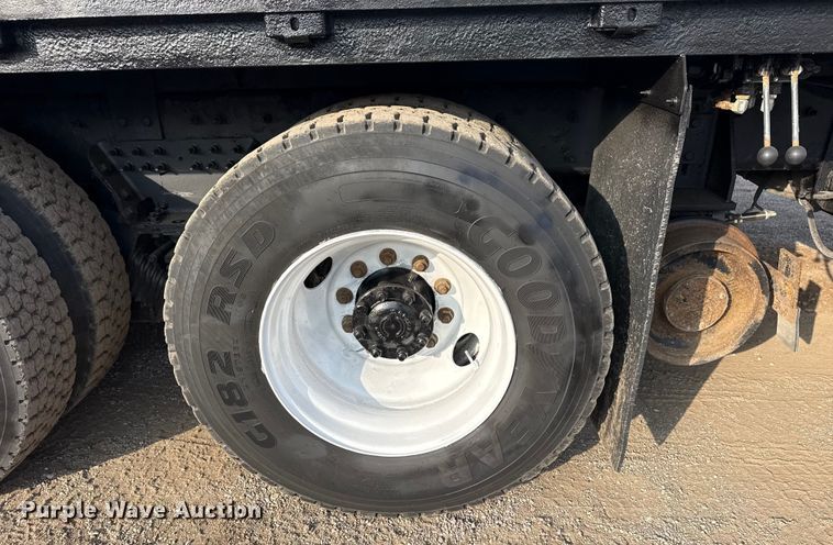 image for item EG1844 2011 International 7500 crane truck