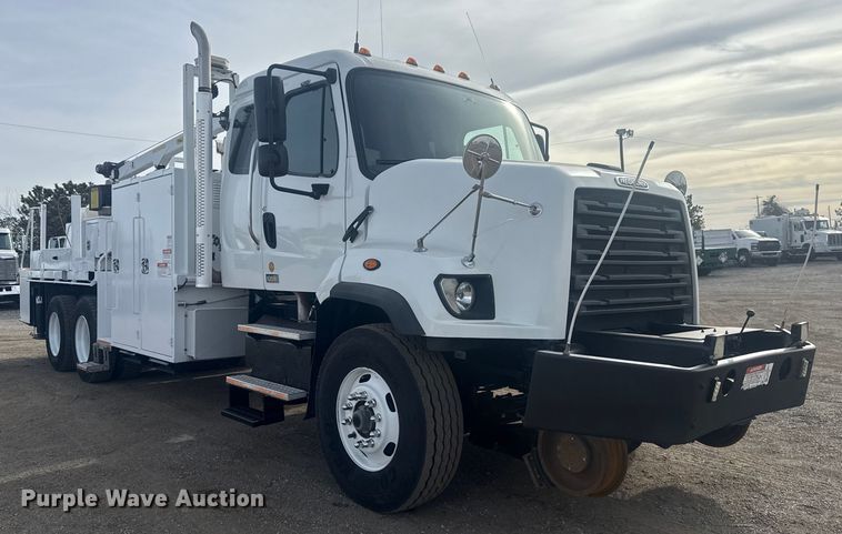 image for item EG1905 2016 Freightliner 108SD crane truck