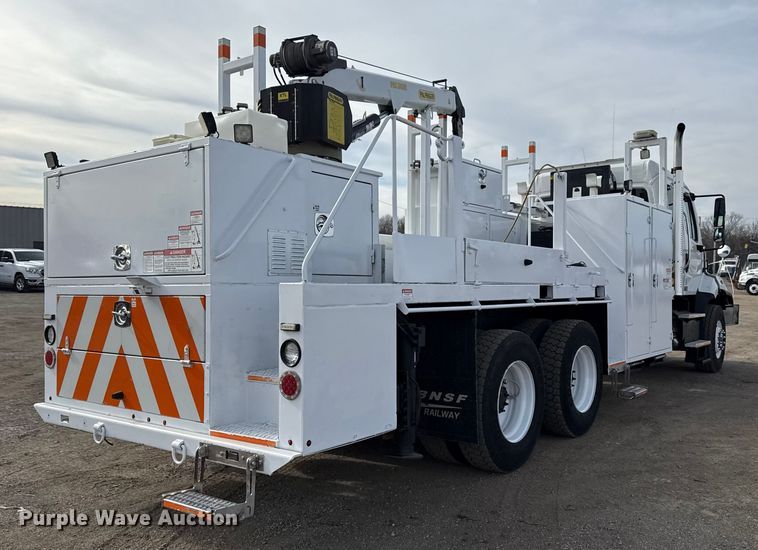 image for item EG1905 2016 Freightliner 108SD crane truck