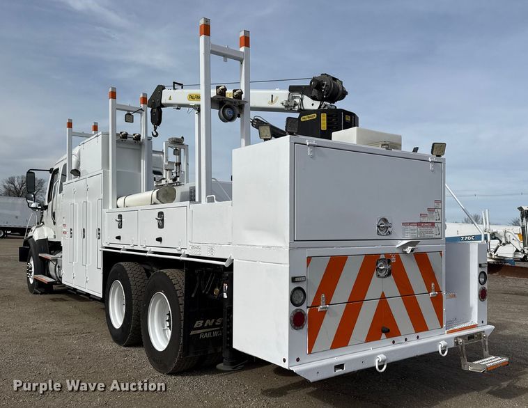 image for item EG1905 2016 Freightliner 108SD crane truck