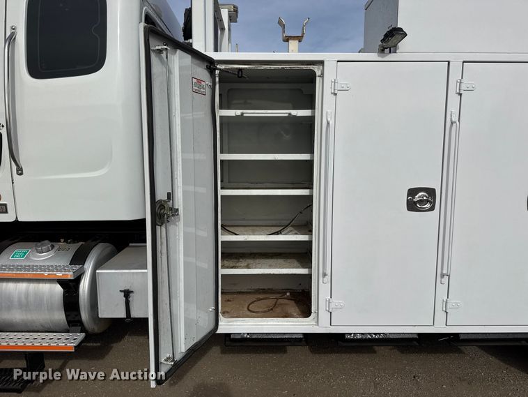 image for item EG1905 2016 Freightliner 108SD crane truck