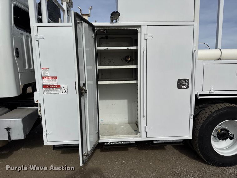 image for item EG1905 2016 Freightliner 108SD crane truck