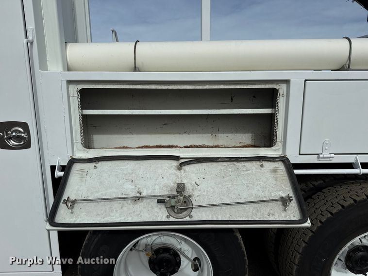 image for item EG1905 2016 Freightliner 108SD crane truck