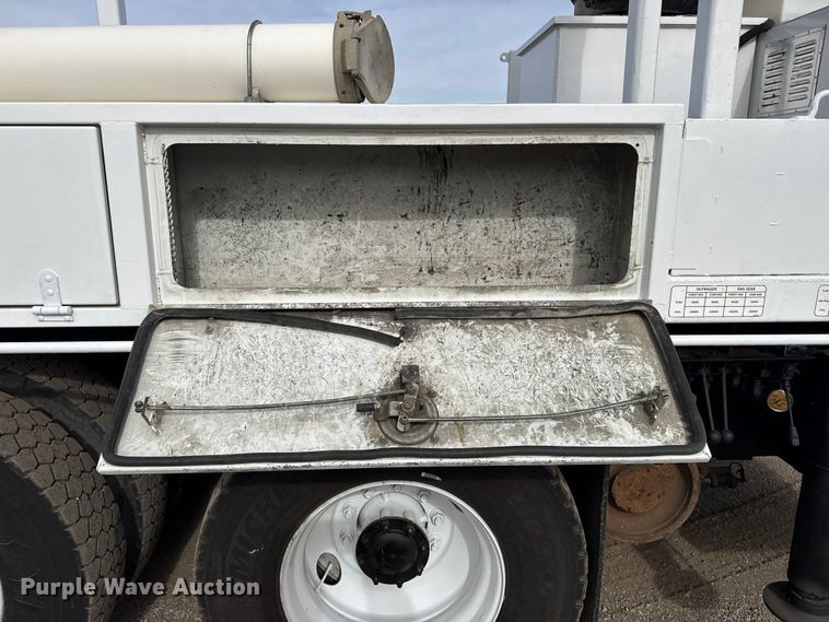 image for item EG1905 2016 Freightliner 108SD crane truck