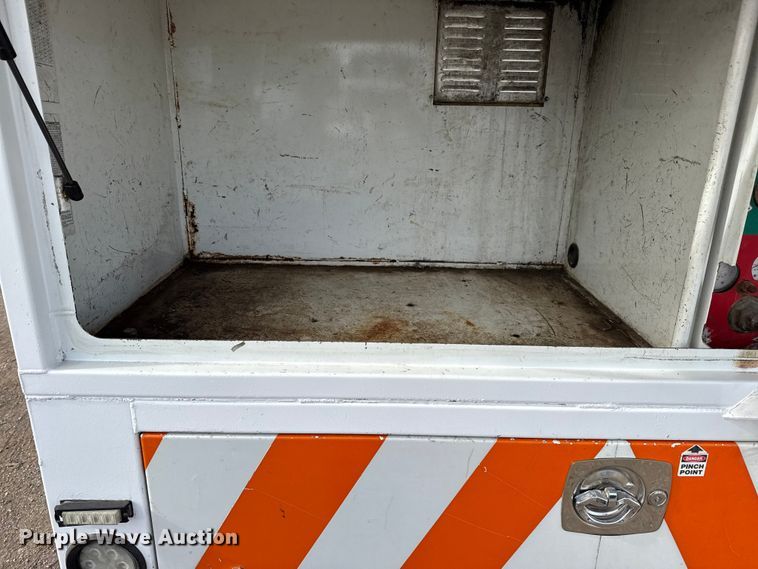 image for item EG1905 2016 Freightliner 108SD crane truck