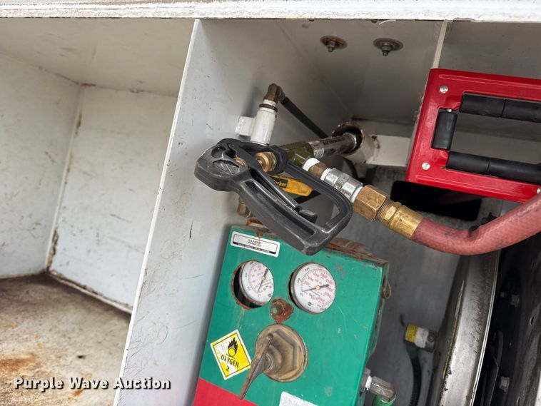 image for item EG1905 2016 Freightliner 108SD crane truck