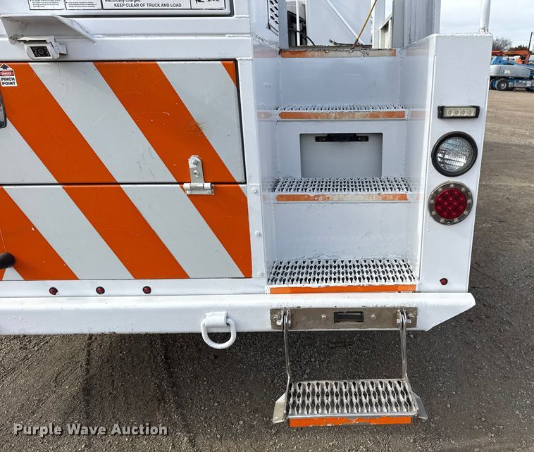 image for item EG1905 2016 Freightliner 108SD crane truck