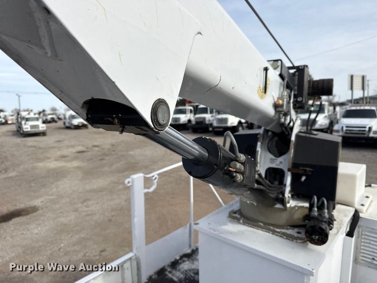 image for item EG1905 2016 Freightliner 108SD crane truck