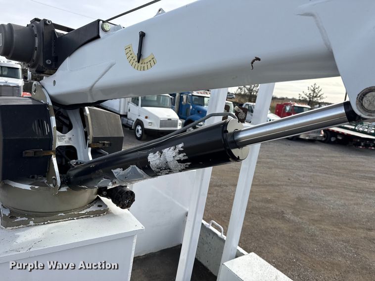 image for item EG1905 2016 Freightliner 108SD crane truck