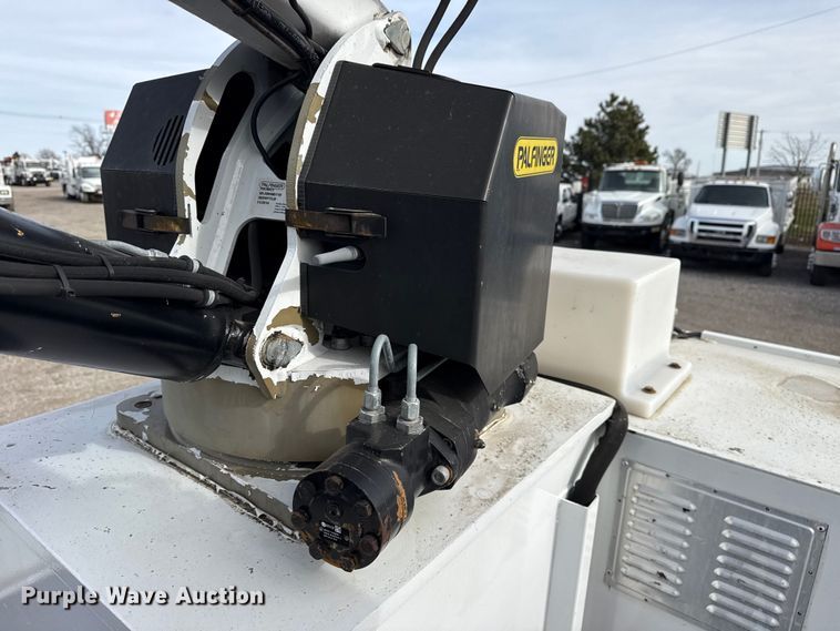 image for item EG1905 2016 Freightliner 108SD crane truck