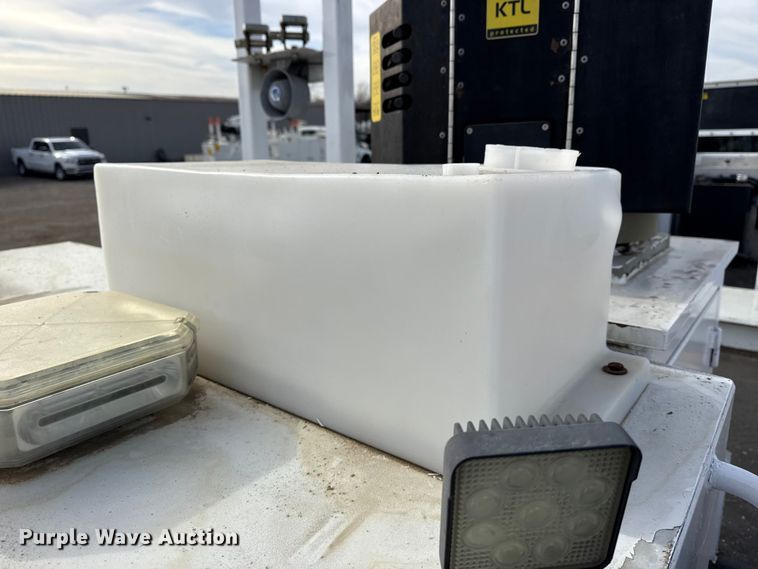 image for item EG1905 2016 Freightliner 108SD crane truck