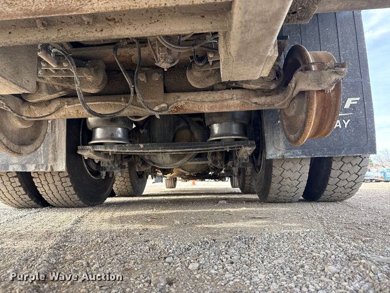 image for item EG1905 2016 Freightliner 108SD crane truck