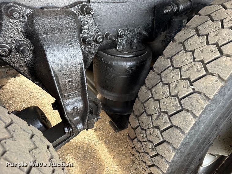 image for item EG1905 2016 Freightliner 108SD crane truck