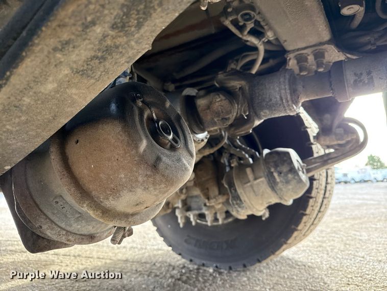 image for item EG1905 2016 Freightliner 108SD crane truck