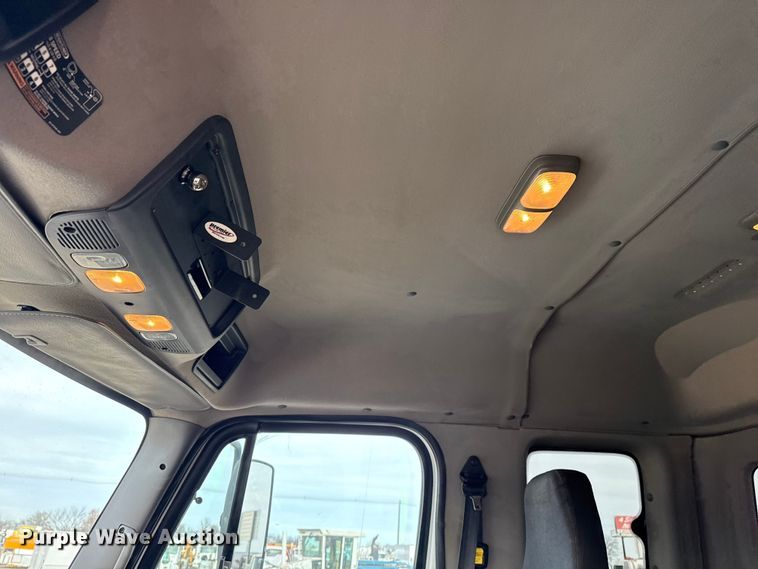 image for item EG1905 2016 Freightliner 108SD crane truck