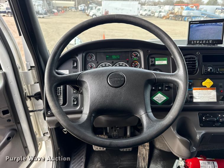 image for item EG1905 2016 Freightliner 108SD crane truck