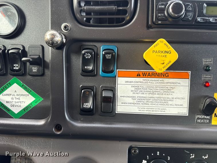 image for item EG1905 2016 Freightliner 108SD crane truck