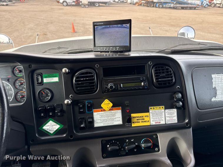 image for item EG1905 2016 Freightliner 108SD crane truck