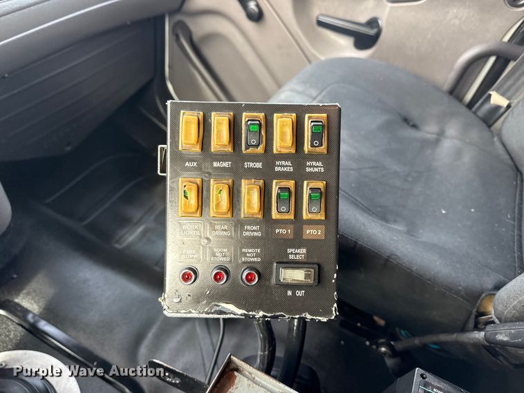 image for item EG1905 2016 Freightliner 108SD crane truck