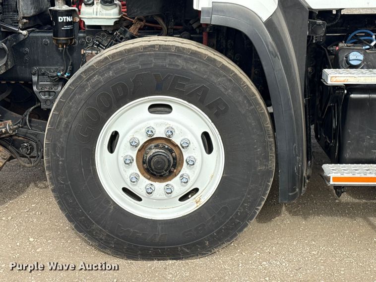 image for item EG1905 2016 Freightliner 108SD crane truck