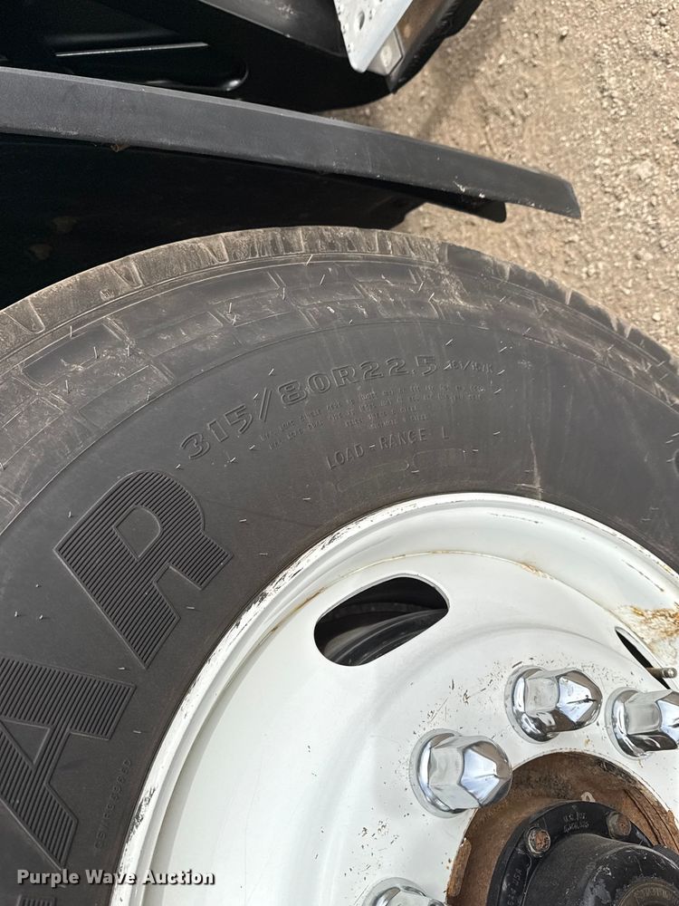 image for item EG1905 2016 Freightliner 108SD crane truck