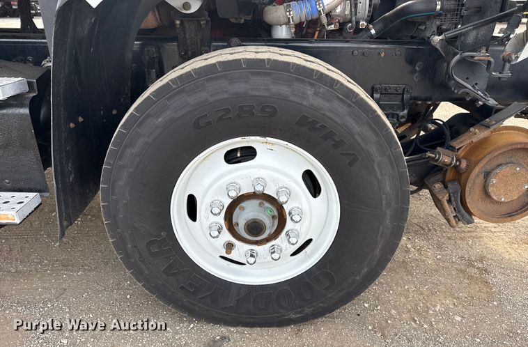 image for item EG1905 2016 Freightliner 108SD crane truck