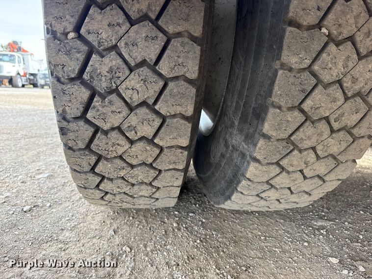 image for item EG1905 2016 Freightliner 108SD crane truck