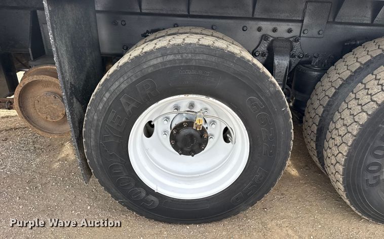 image for item EG1905 2016 Freightliner 108SD crane truck