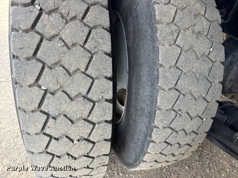 image for item EG1905 2016 Freightliner 108SD crane truck