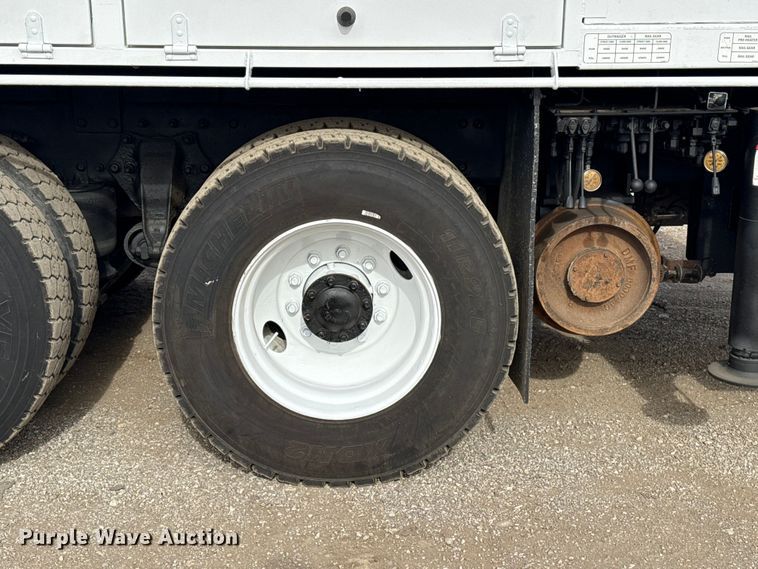 image for item EG1905 2016 Freightliner 108SD crane truck