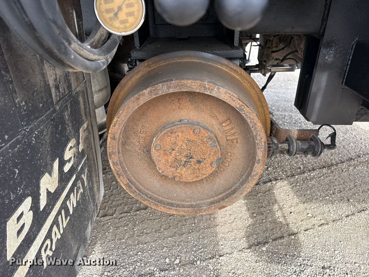 image for item EG1905 2016 Freightliner 108SD crane truck