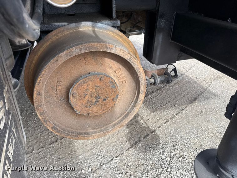 image for item EG1905 2016 Freightliner 108SD crane truck