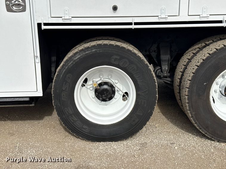 image for item EG1905 2016 Freightliner 108SD crane truck