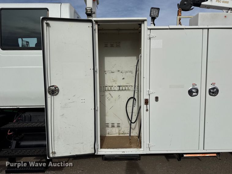 image for item EG1906 2010 International 7500 crane truck