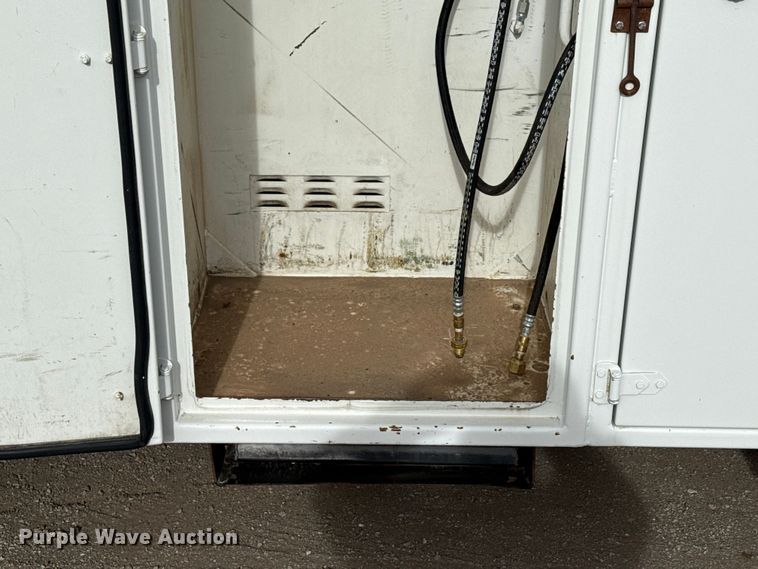 image for item EG1906 2010 International 7500 crane truck