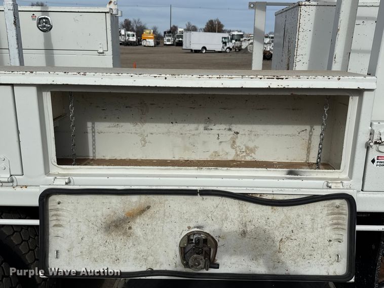 image for item EG1906 2010 International 7500 crane truck