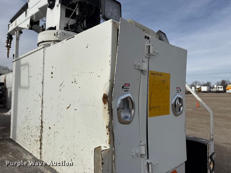 image for item EG1906 2010 International 7500 crane truck