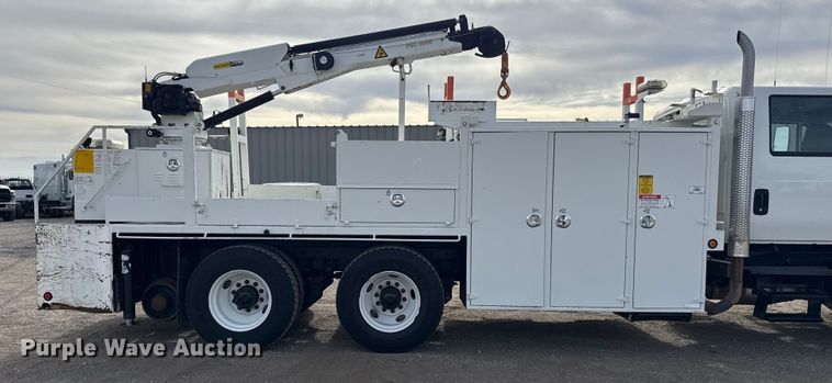 image for item EG1906 2010 International 7500 crane truck