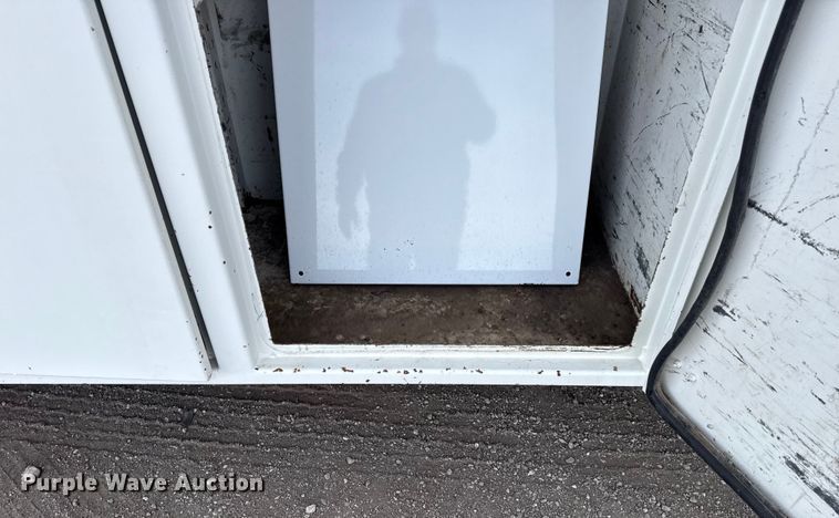 image for item EG1906 2010 International 7500 crane truck