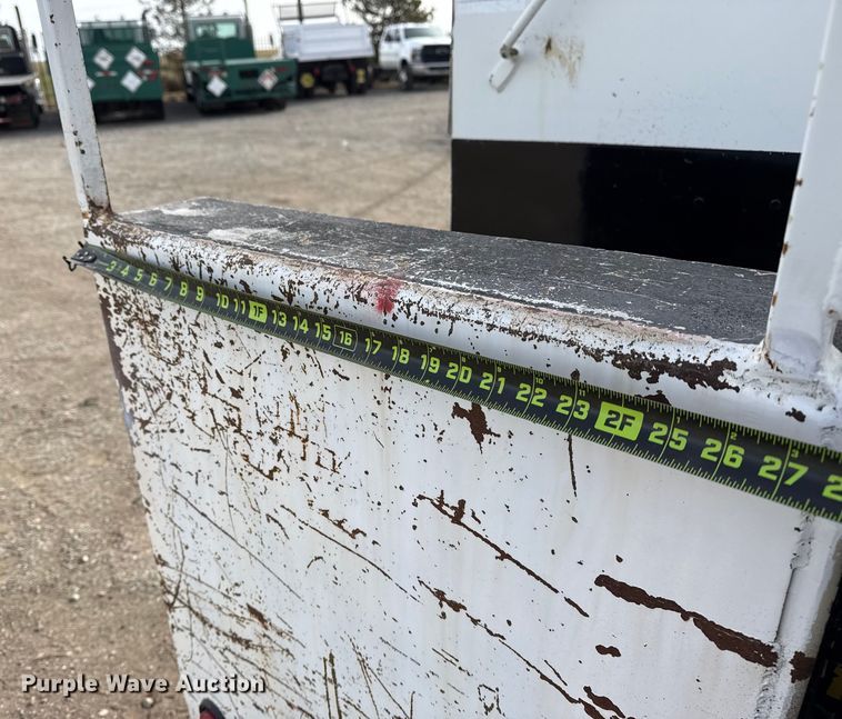 image for item EG1906 2010 International 7500 crane truck