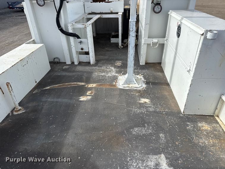 image for item EG1906 2010 International 7500 crane truck