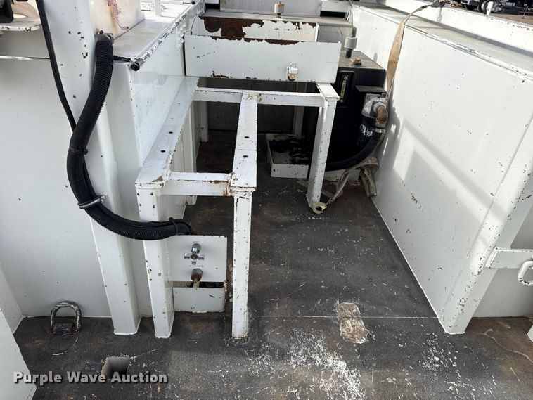 image for item EG1906 2010 International 7500 crane truck