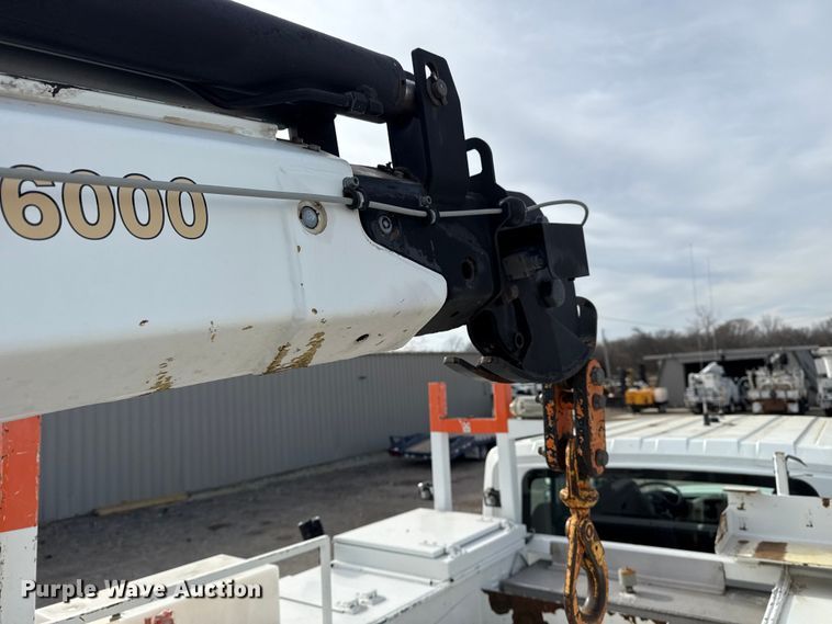 image for item EG1906 2010 International 7500 crane truck