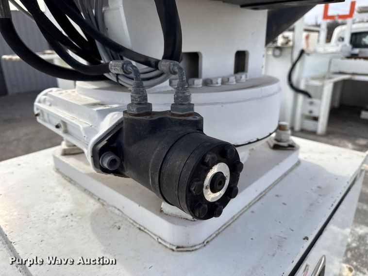 image for item EG1906 2010 International 7500 crane truck