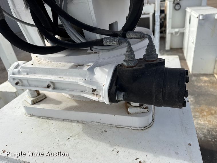 image for item EG1906 2010 International 7500 crane truck