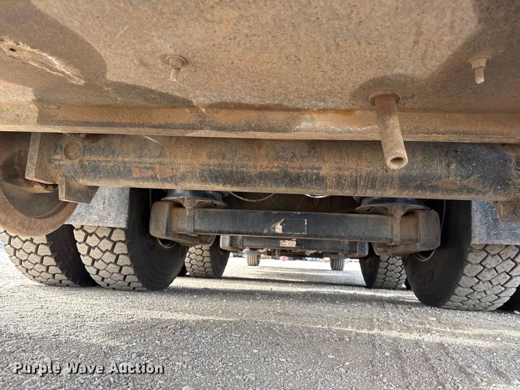 image for item EG1906 2010 International 7500 crane truck