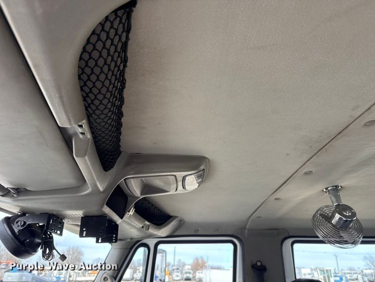 image for item EG1906 2010 International 7500 crane truck