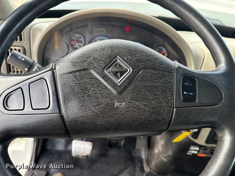 image for item EG1906 2010 International 7500 crane truck